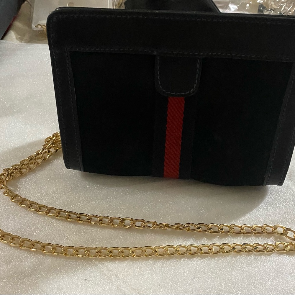 Gucci Blue  crossbody Bag with Gold Chain. ( unbranded chain)